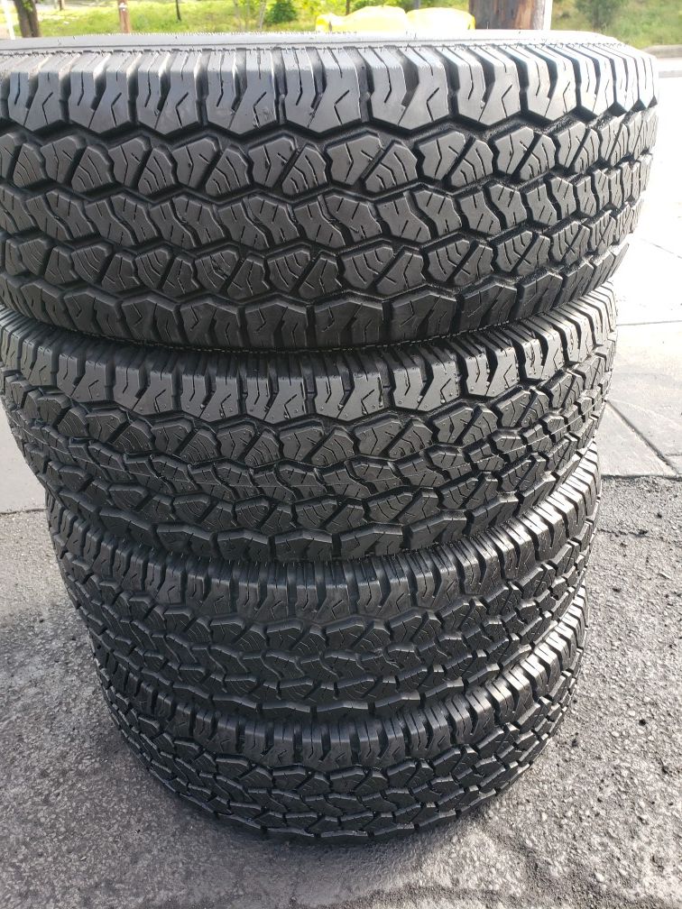 LT brand new tires with size 265/75/16