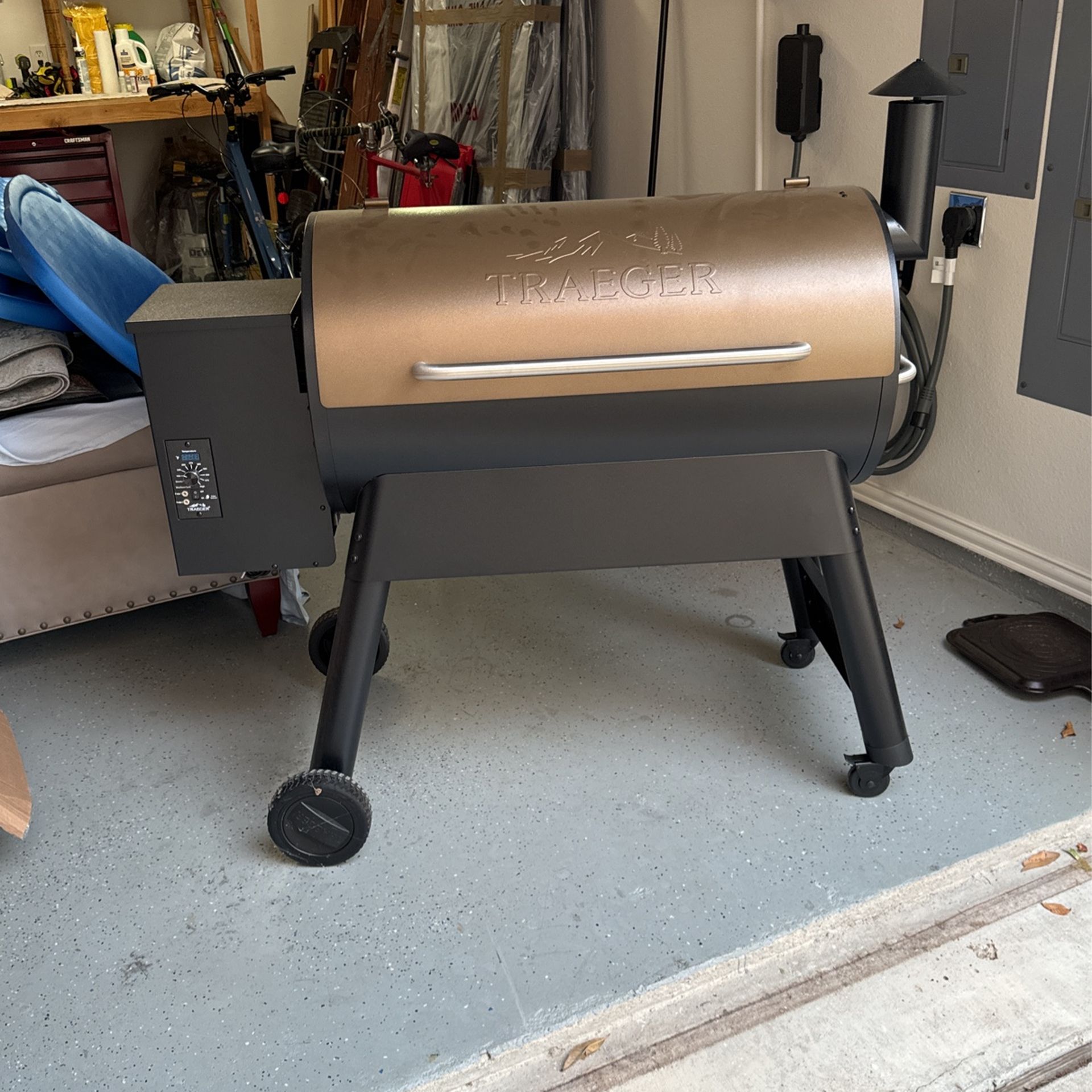 Traeger Smoker Grill - BRAND NEW!!