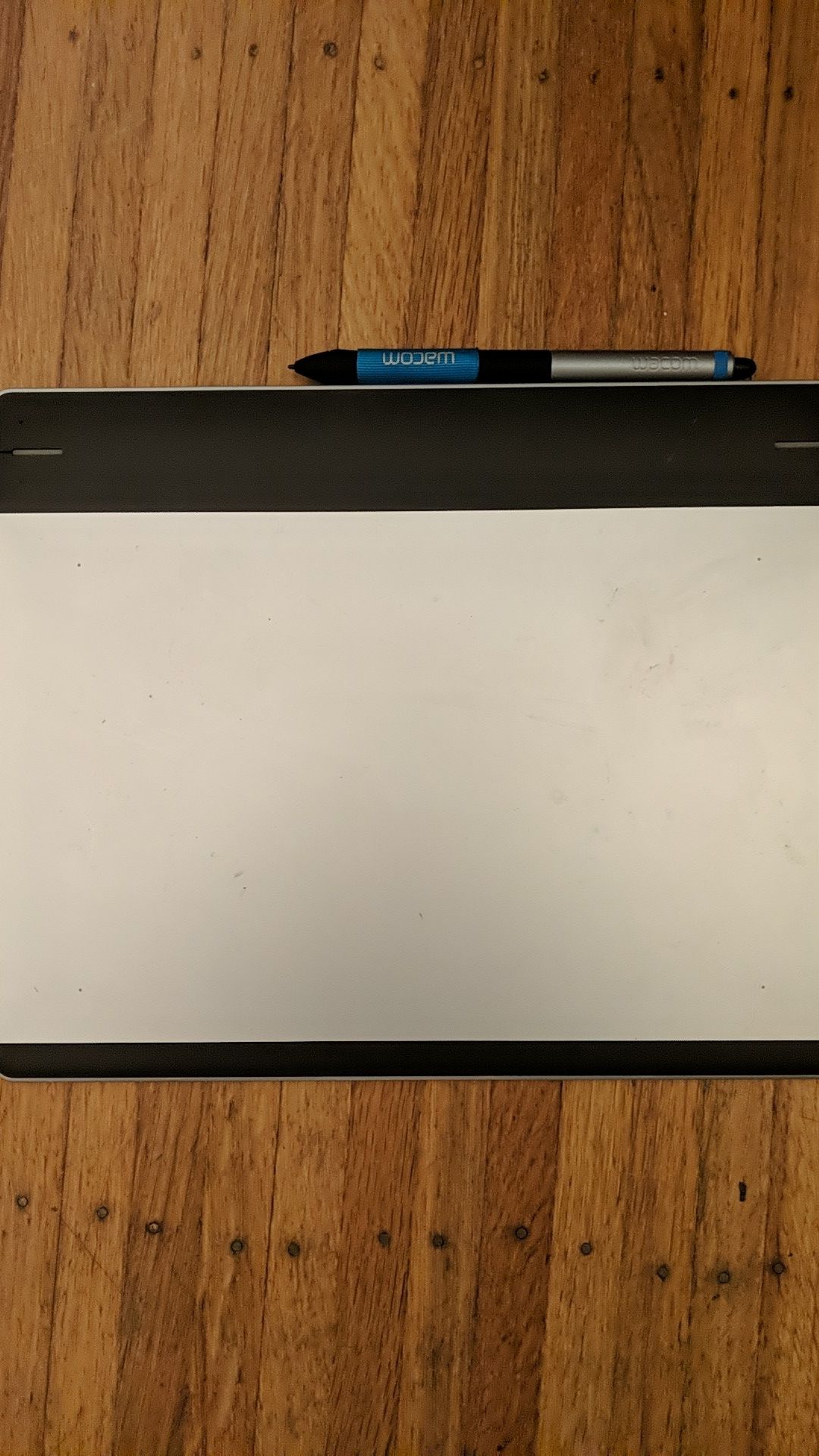 Intuos Drawing Tablet cth-680