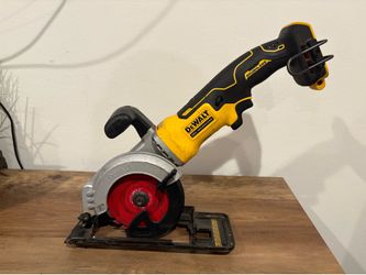 DeWalt 20V Max Brushless 4 1/2” circular saw
