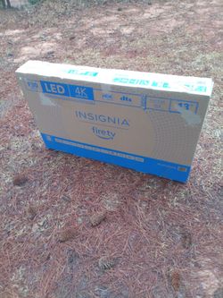 -FIRM PRICE NON-NEGOTIABLE- 43 IN. INSIGNIA 4K SMART 🔥 TV W/REMOTE