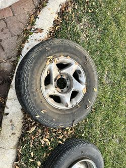 Tundra Oem Wheels Six Lug 5 1/2 Inch Centers 16 Inch With 265 70 16 Tires