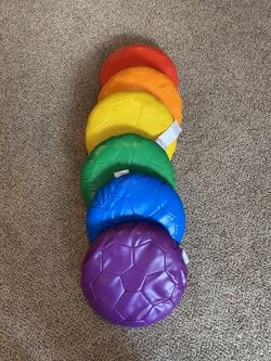 Soft seats (6) Seats measure 15" in diameter