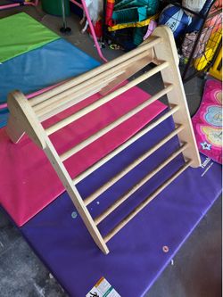 Pikler triangle and ramp