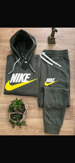 2x Adult Nike 