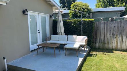 Patio Furniture w/ umbrella
