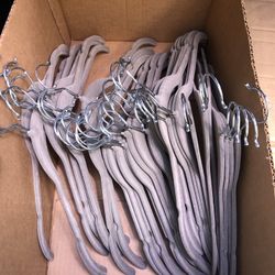40 Velvet Hangers