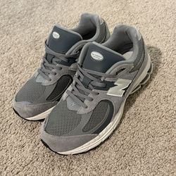 New Balance 2002r kids size 7 with box