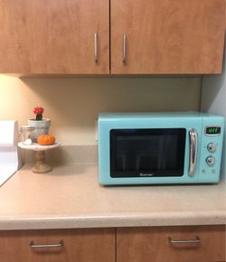 Retro Blue Microwave