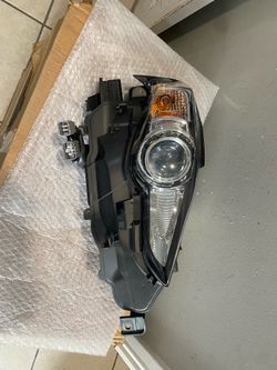 2014-2016 Lexus is 250 right headlight