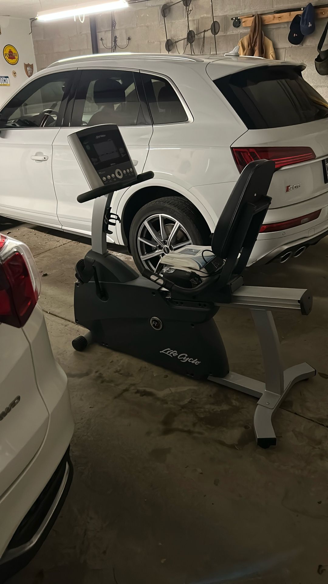 Life Fitness Recumbent Bike