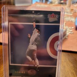 Ichiro Suzuki 02 Fleer Ultra Baseball Card 