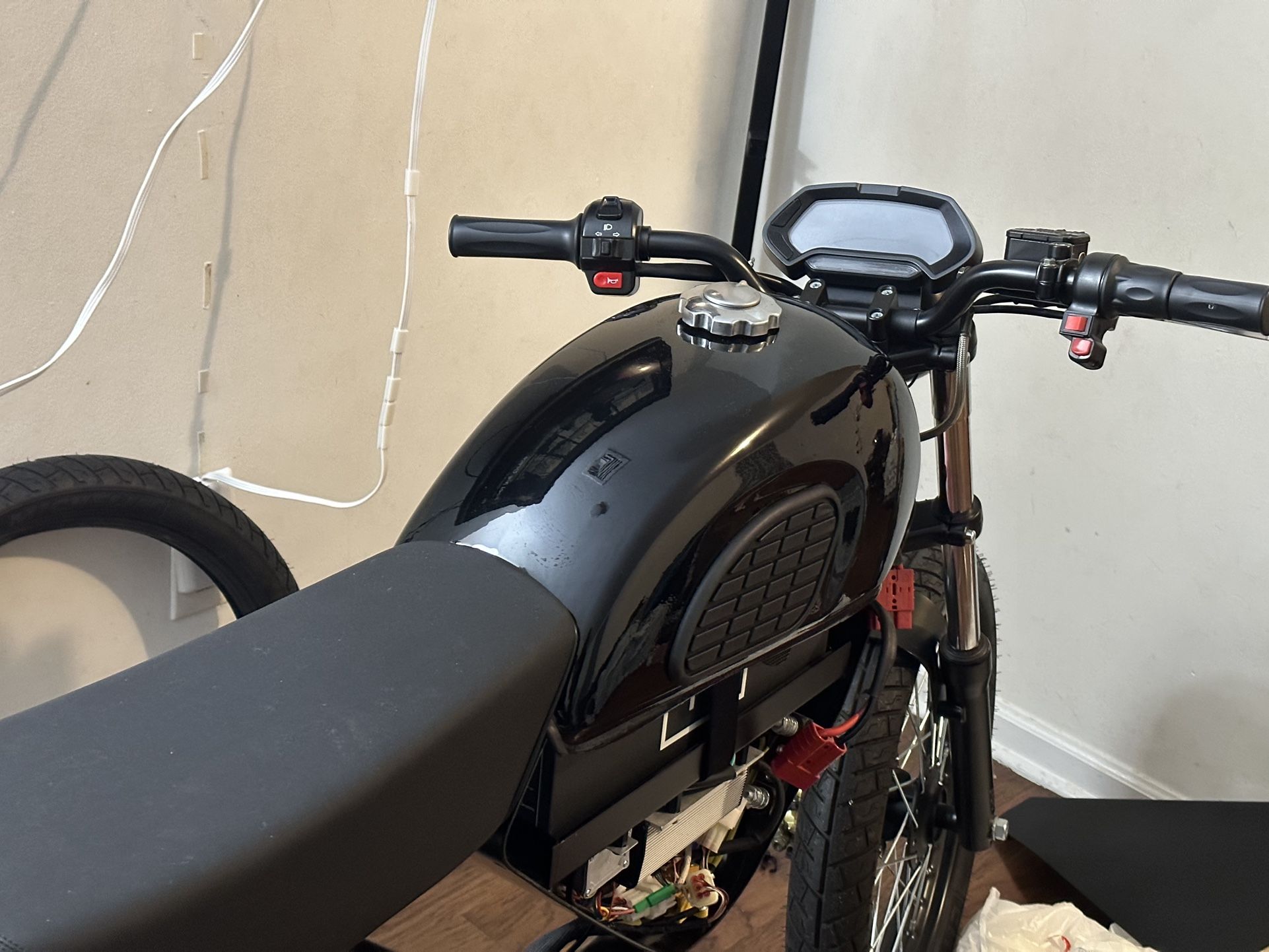 Onyx RCR Gas Tank Battery Cover Mod