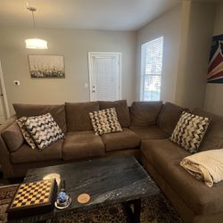 Sectional Sofa With Cushions/Pillows
