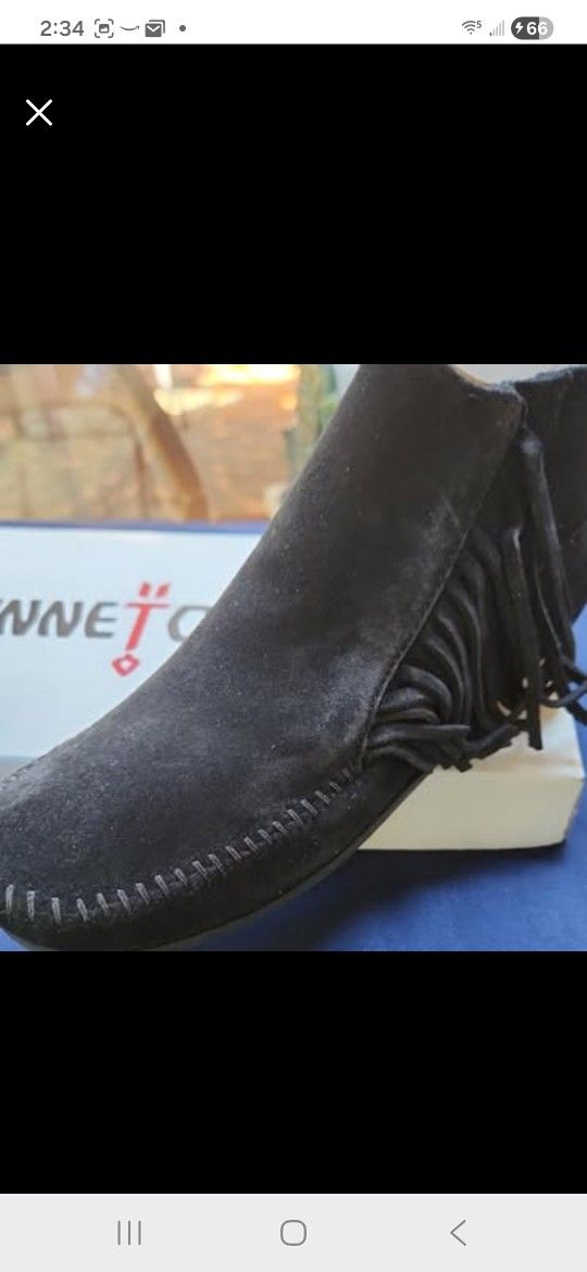 NEW Minnetonka Black Suede Boots, Size 6 NIB