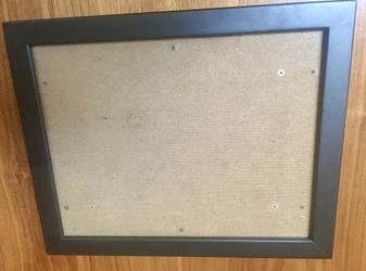 Medium sized hanging picture frame