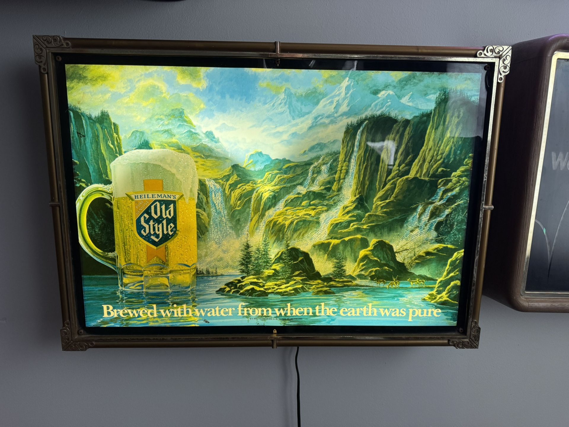 Old Style Waterfall Motion Beer Sign