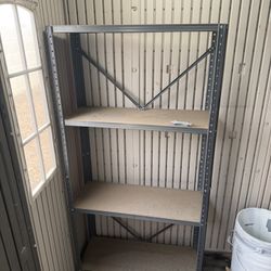 1 Metal Shelf 2 Plastic Shelf’s 