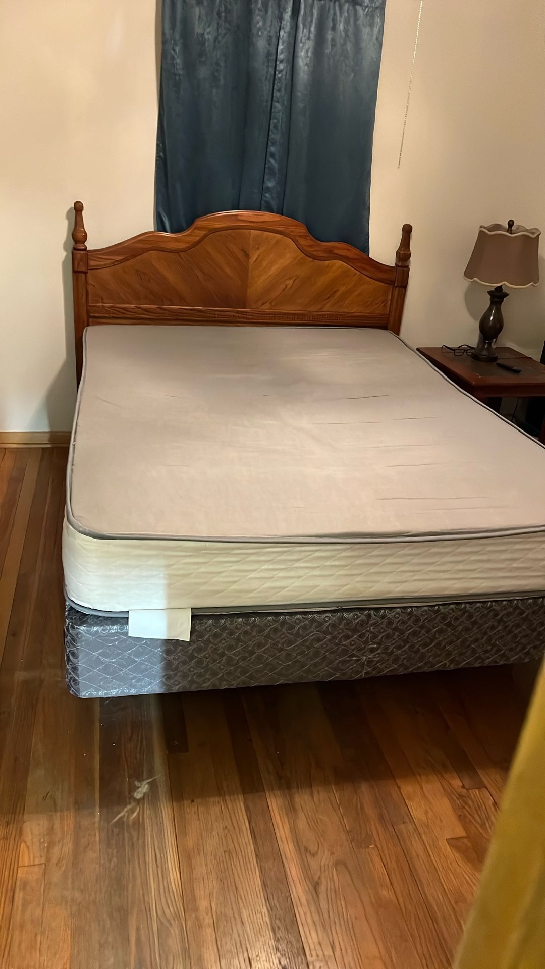 Queen size bed and matching dresser-FREE