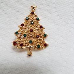 Christmas Brooch Stamped 46047