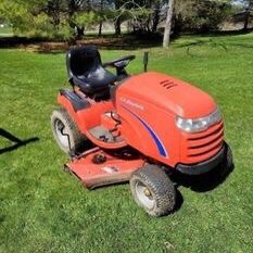 Simplicity Conquest Lawn Tractor/lawn mower