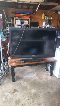 42” Insignia TV