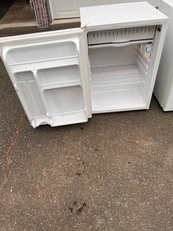 FREE     2 Mini fridges