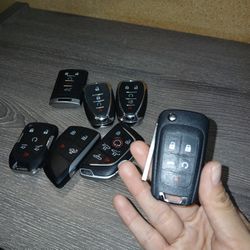 LLAVES Y CONTROLES / Brand New Car Flip Key / Fobik Key / Smart Key 