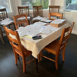 Breakfast Table And 4 Chairs 