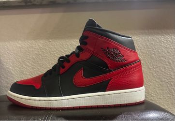 Air Jordan 1 Mid “Banned”