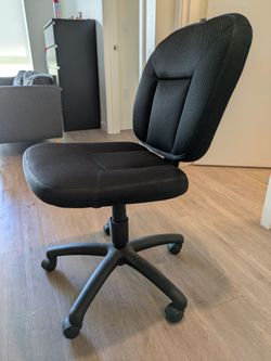 Office Chair - Adjustable Rolling Desk Chair - $10