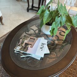 Coffee Table and End Table- Like New