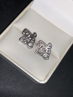 2 PAC Unisex Earrings unused