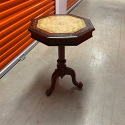Accent table 