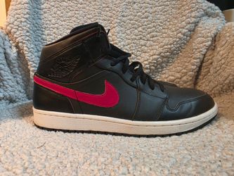 Nike Air Jordan 1 Retro Mid Black Team Red - Size: Men's US 10.5