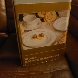 Brand new 20 piece gold band dinnerware set. Have a few boxes of them all new