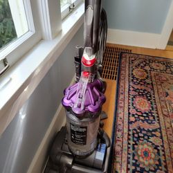 Dyson air muscle Vacuum Cleaner 