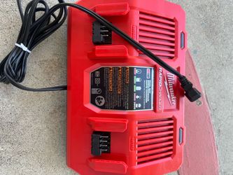 Milwaukee m18 double rapid charger new