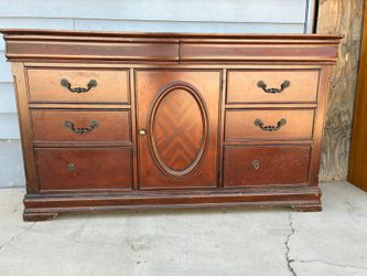 Dresser