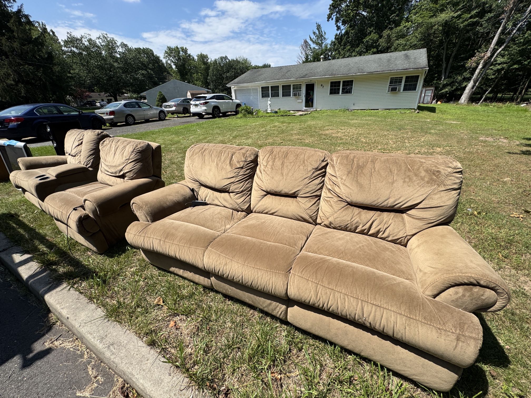 Recliner couch set
