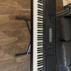 Casio WK-500 Keyboard With Stand