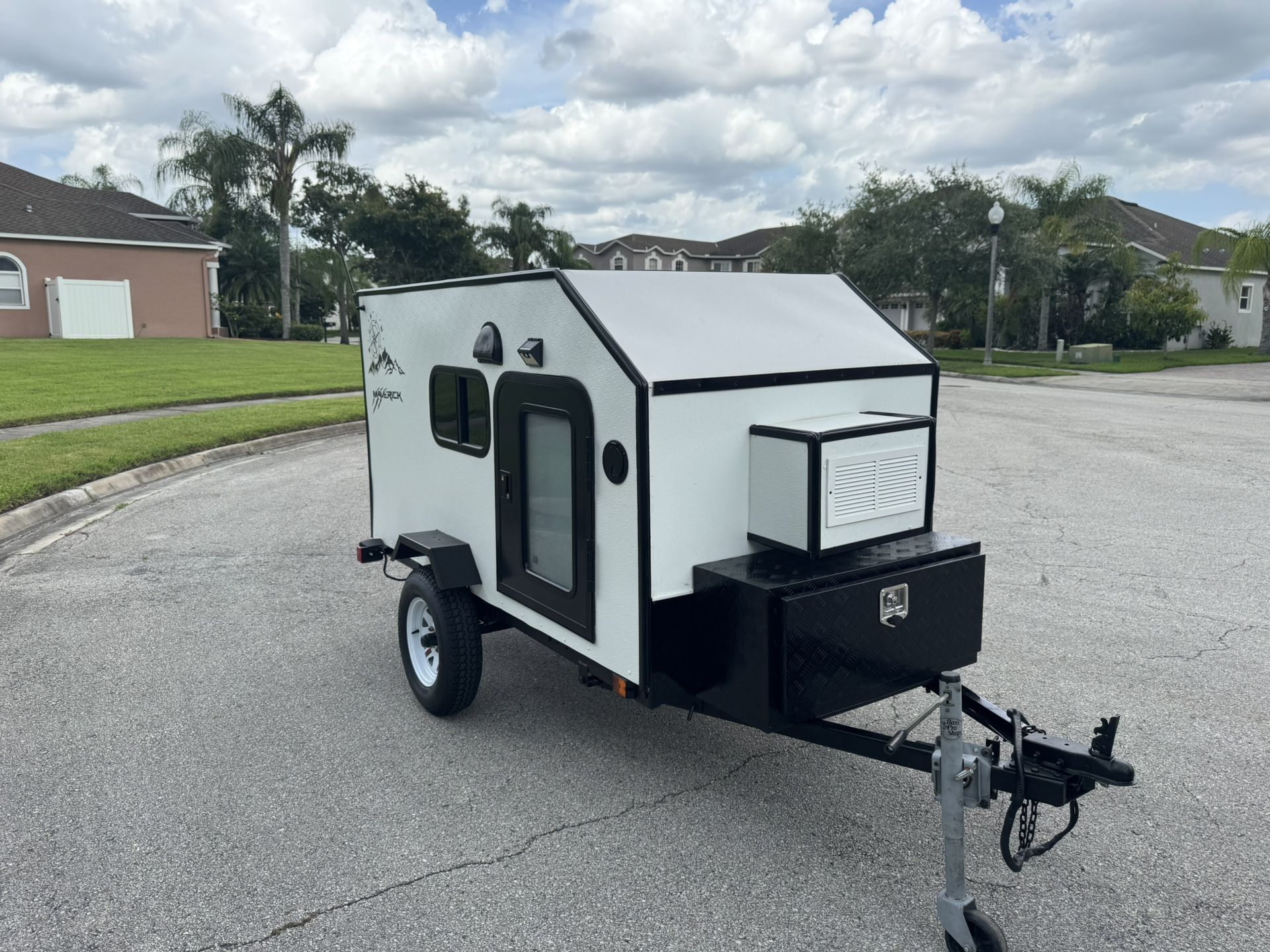 Tiny camper - 2025 Maverick Camper / trailer