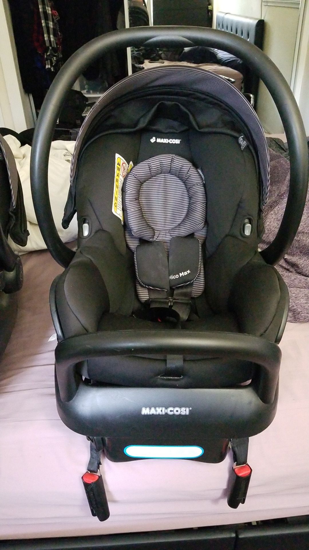 Maxi-Cosi Mico Max 30 Baby Car Seat with Base