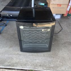 Franklin Chef Wine Mini Fridge