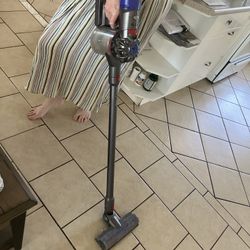 Dyson v7 Animal Handheld Vacuum