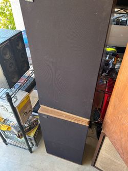 KLH speakers in good working condition Bose Jbl Klipsch B&w Martin Logan