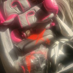 Boxing gloves Price Per Each Set