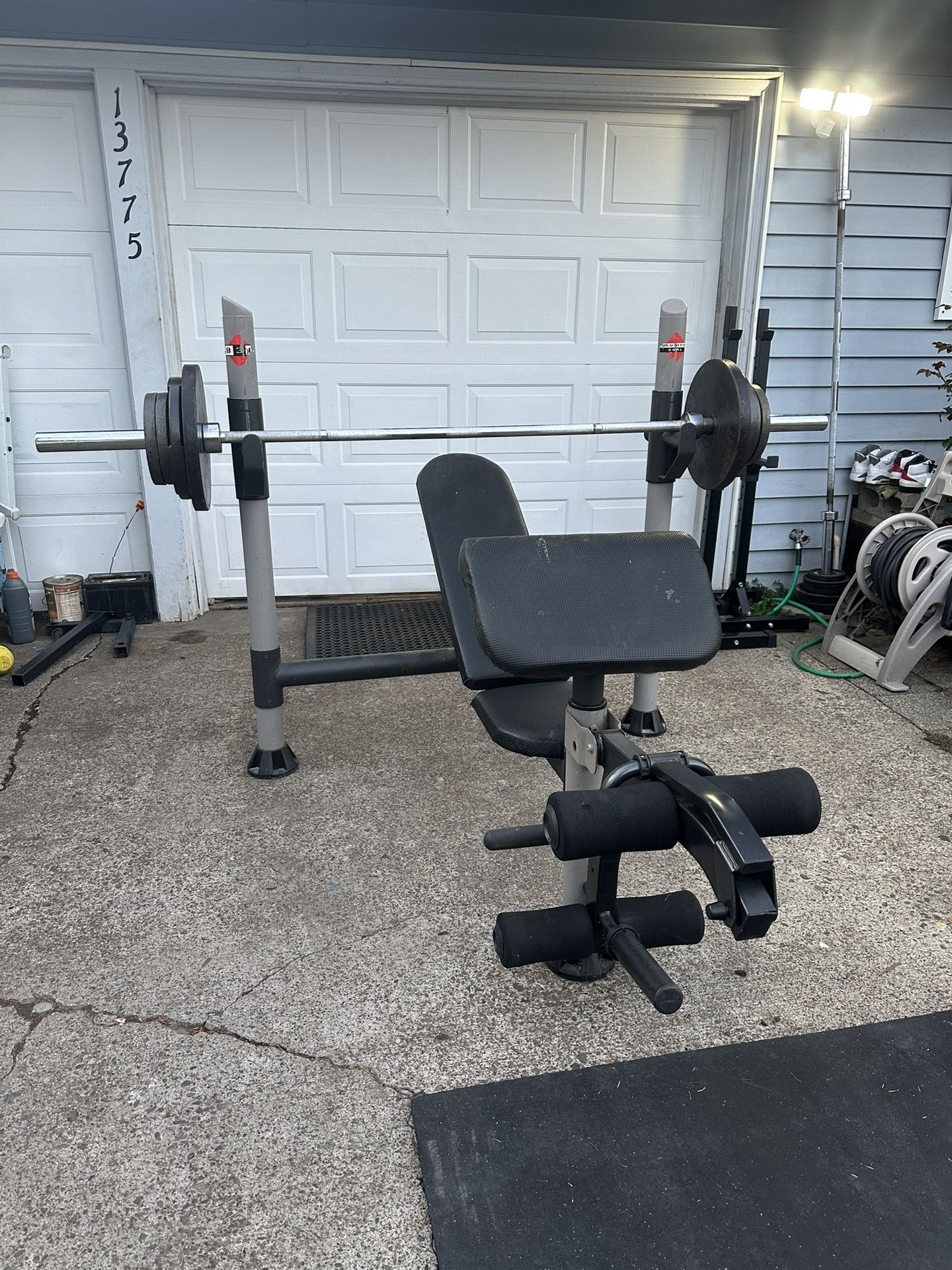Bench And Weights 