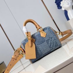 Retro-style denim handbag, dimensions: 18x12x7.5 cm

