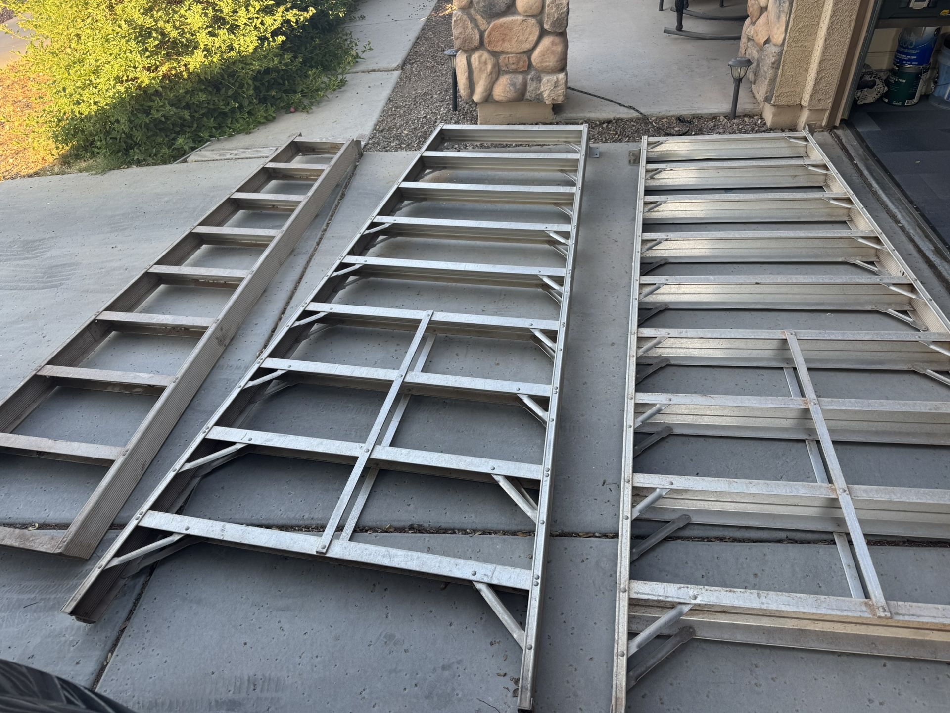 Aluminum ladder